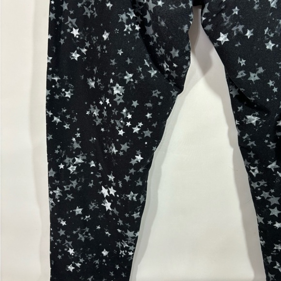 Capri Leggings black with gray and white stars large 11-13 - Picture 5 of 6